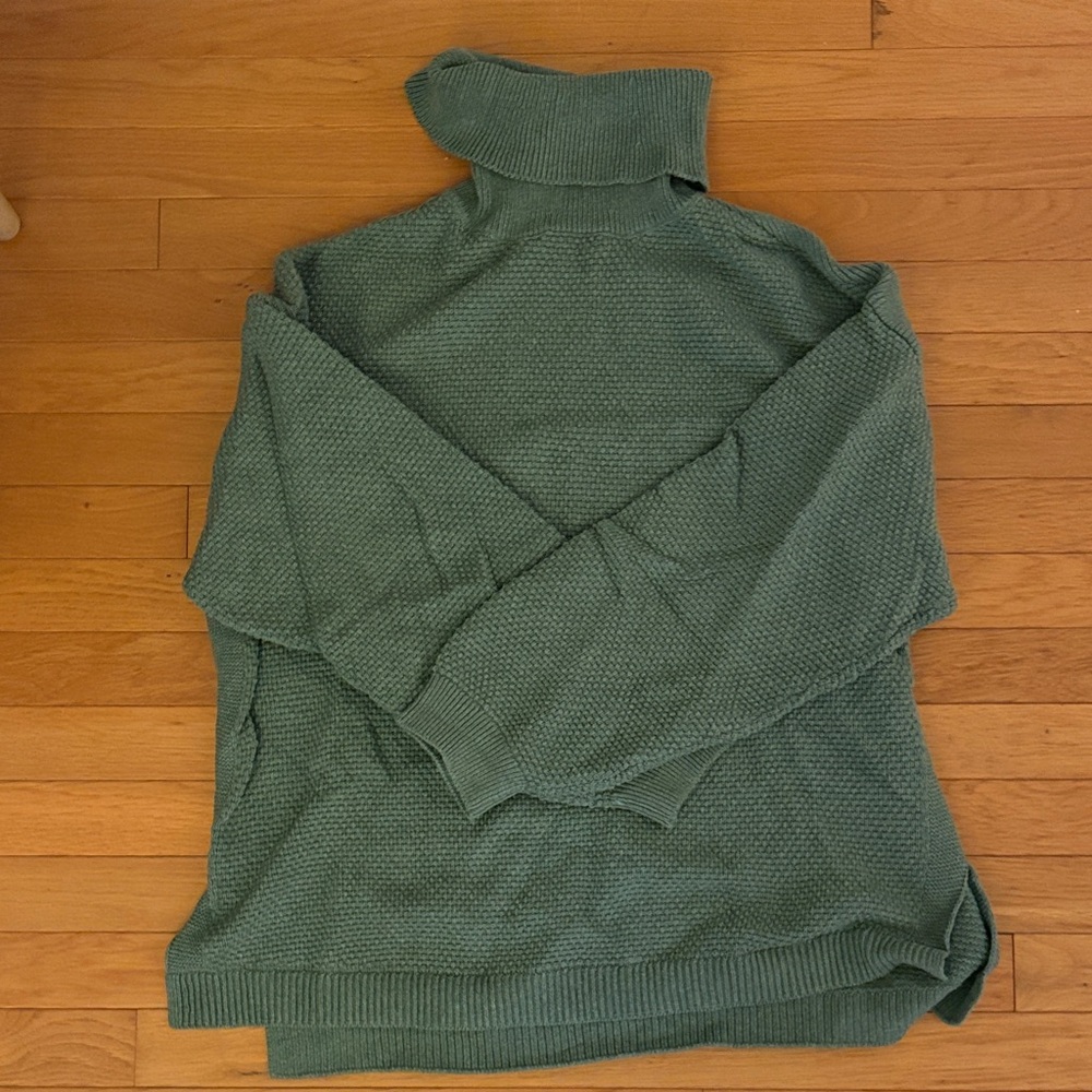 Free People Women’s Green Turtleneck Sweater